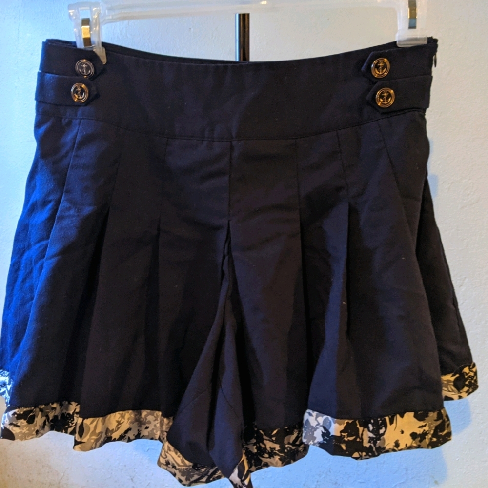 Forever 21 Navy Blue skorts with anchor buttons